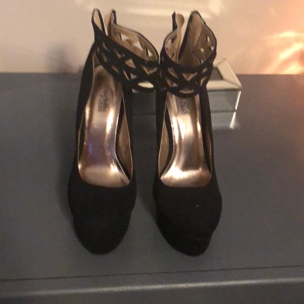 Sexy black heels with ankle straps - Picture 2 of 4